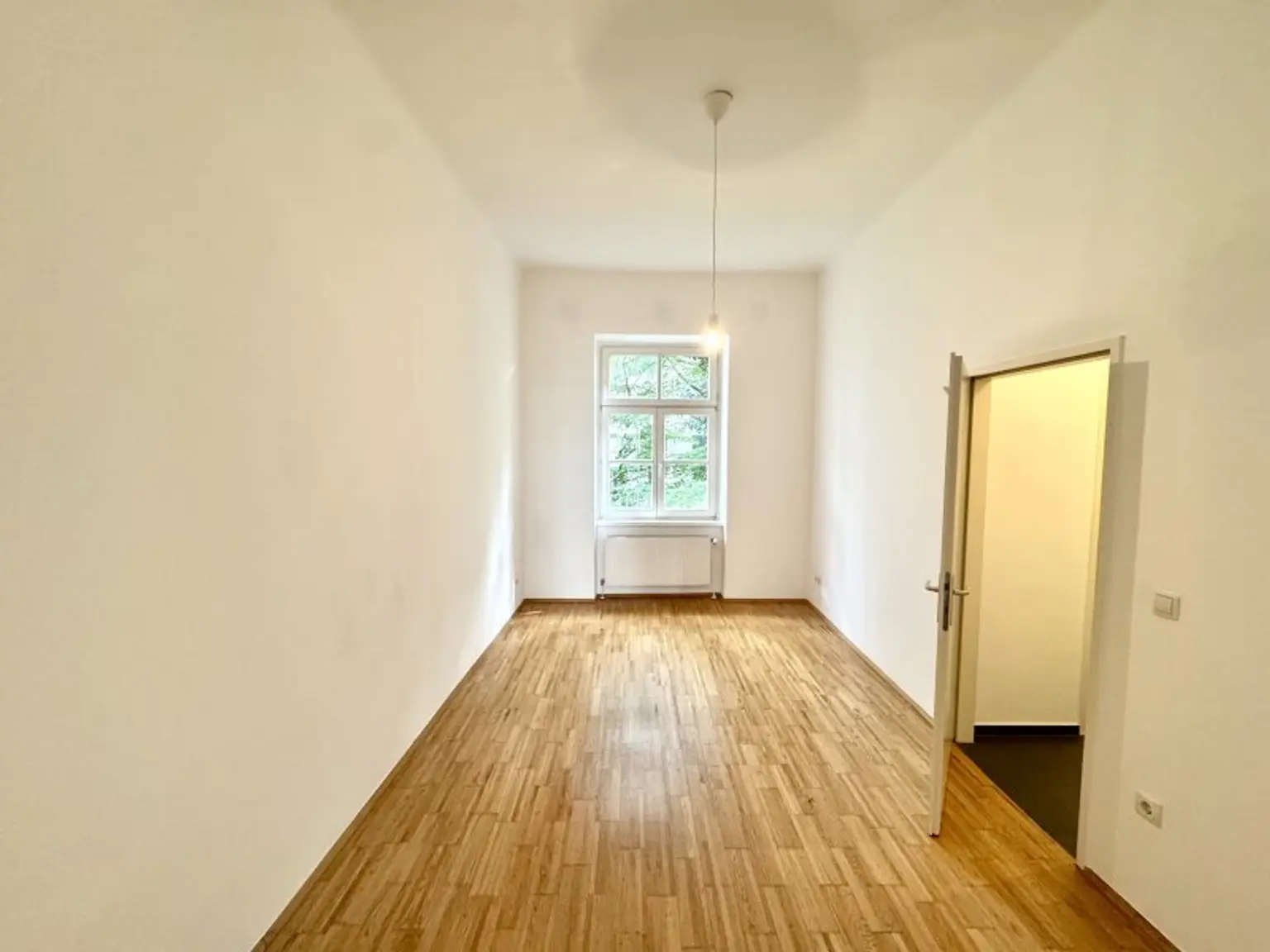 NEU! WG-Geeignete 3,5 Zimmerwohnung in wunderschönem Altbauzinshaus!