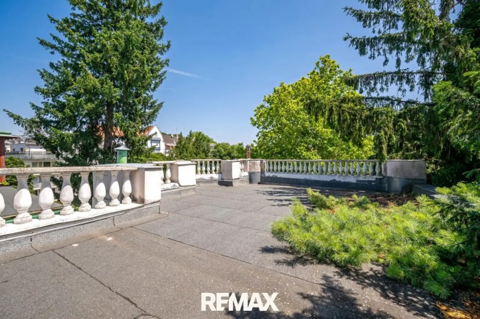 Rarität: Stadt-Villa mit weitläufigem Garten an exklusiver Hietzinger Adresse