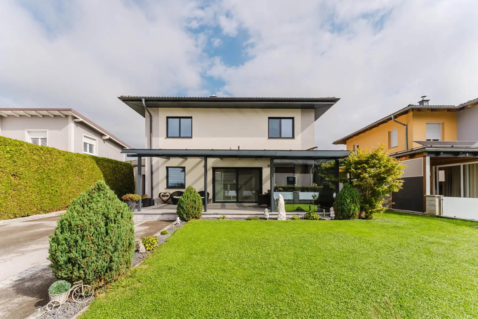 Modernes Einfamilienhaus in Regau!!