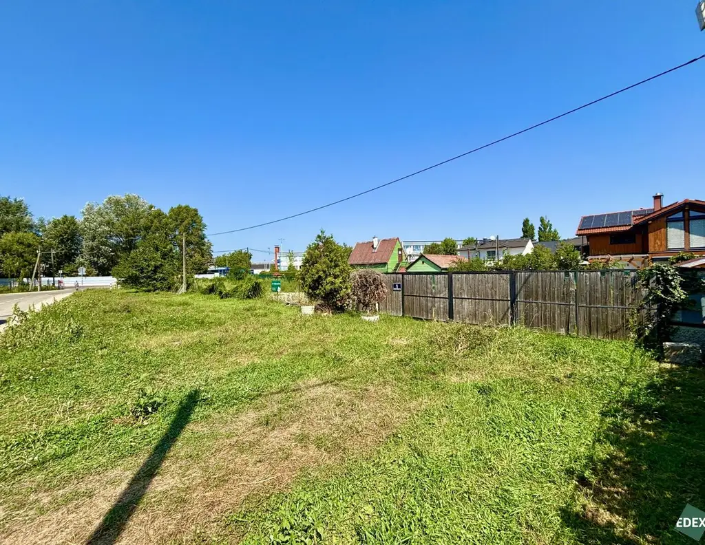 Baugrund in ruhiger Lage - teilbar in 3 attraktive Bauparzellen
