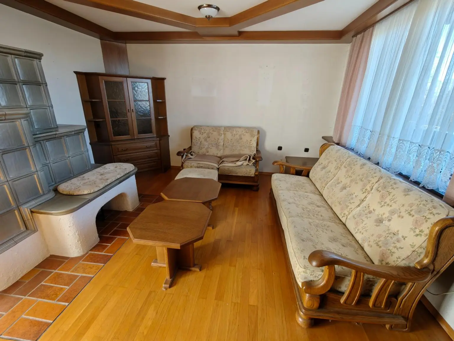 ca. 160m² NFL | Einfamilienhaus im Grünen | große Garage & Keller | Renovierungsbedarf