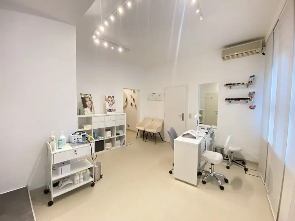 BÜRO oder ORDINATION + U3 Nähe + ca. 100m² TERRASSE + PERFEKTE Lage + SUPER Infrastruktur!