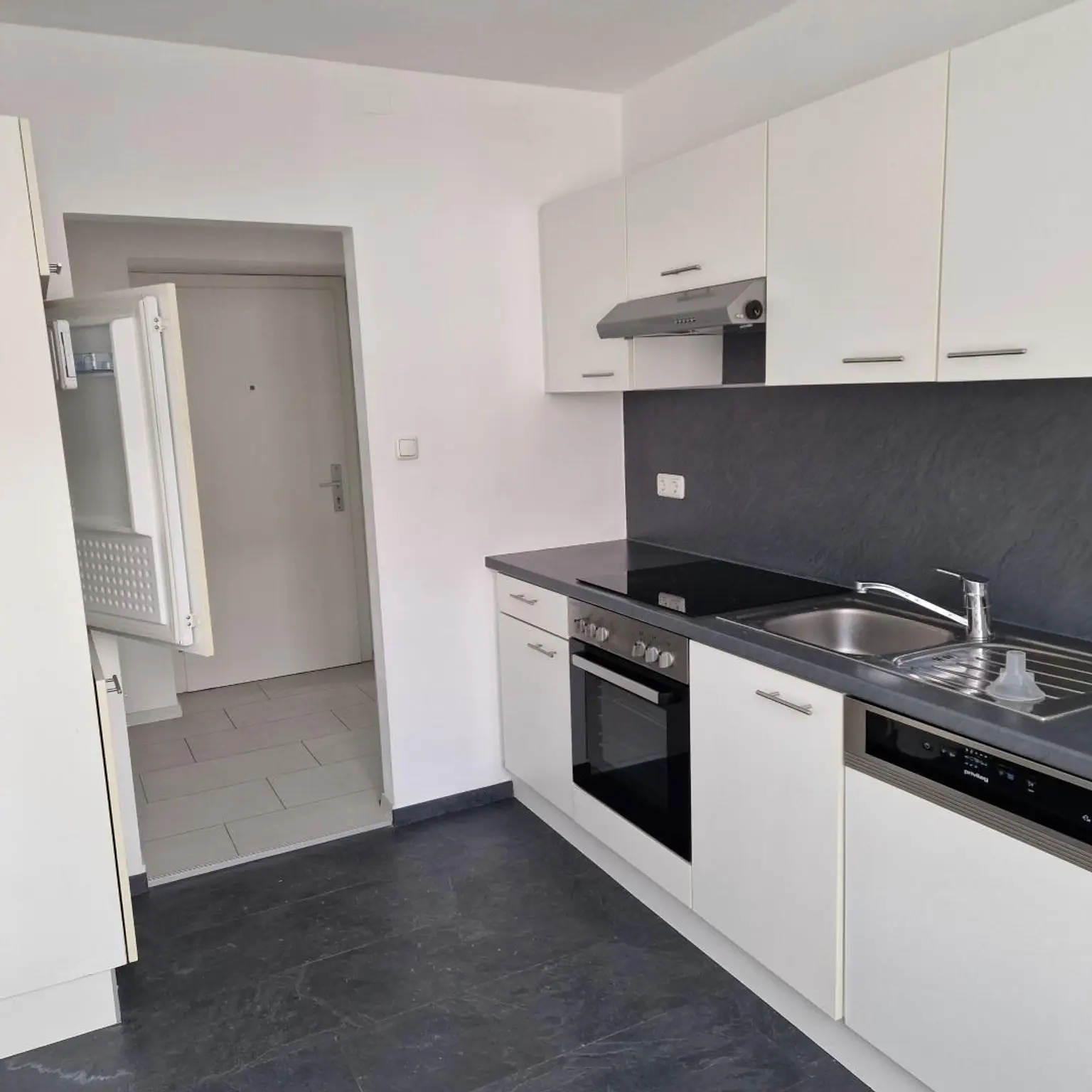 3-Zimmer-Wohnung mit Balkon mit Einbauküche