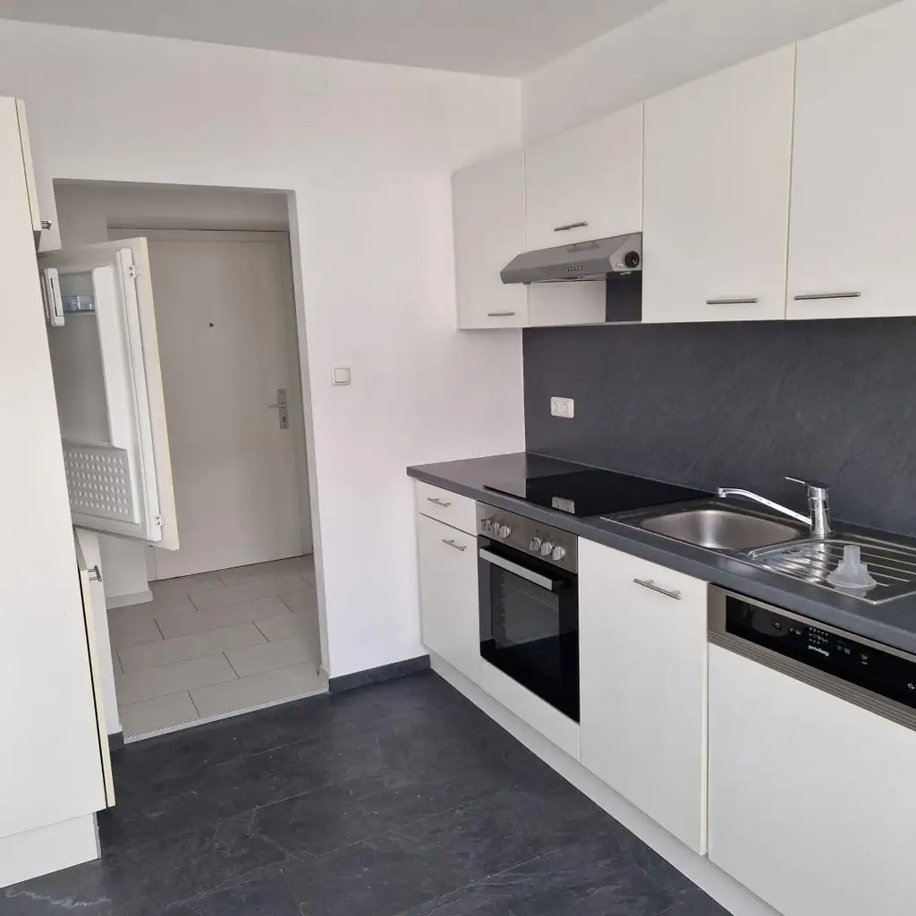 3-Zimmer-Wohnung mit Balkon mit Einbauküche