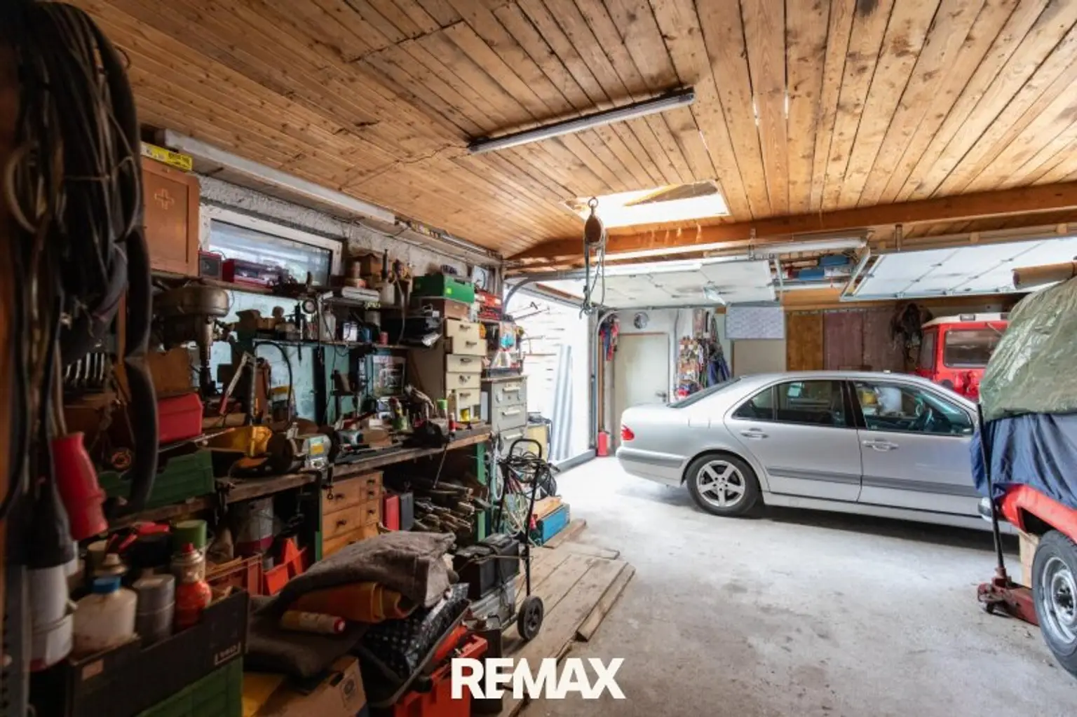 9. Garage