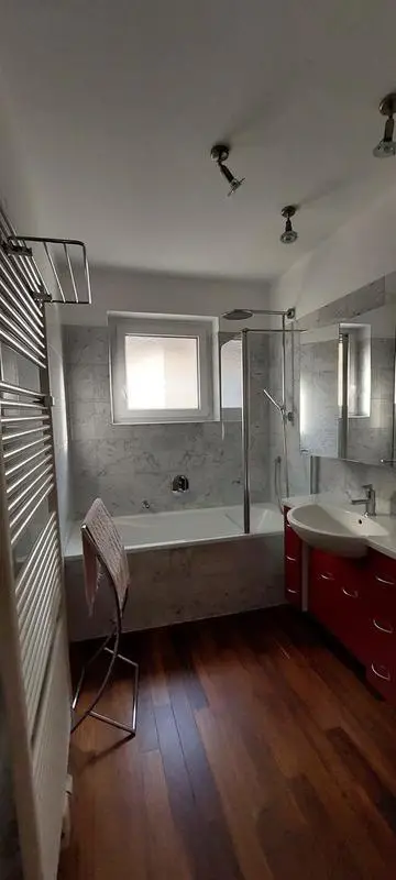 6-Zimmer-Wohnung mit Terrasse in Toplage