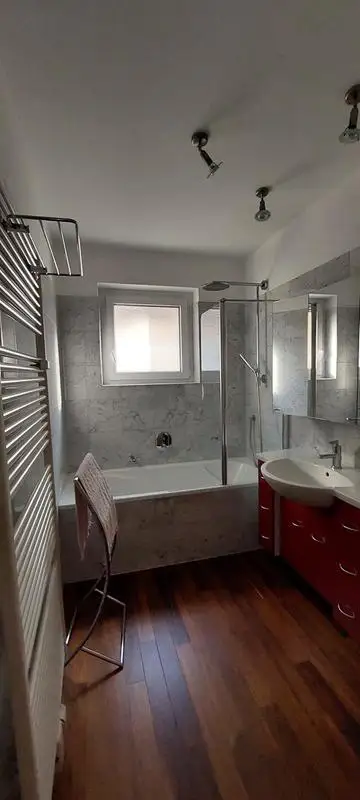 6-Zimmer-Wohnung mit Terrasse in Toplage