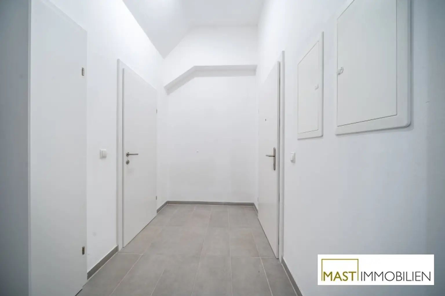 Frisch verfügbar: 3-Zimmer-Wohntraum mit Balkon in Breitenlee