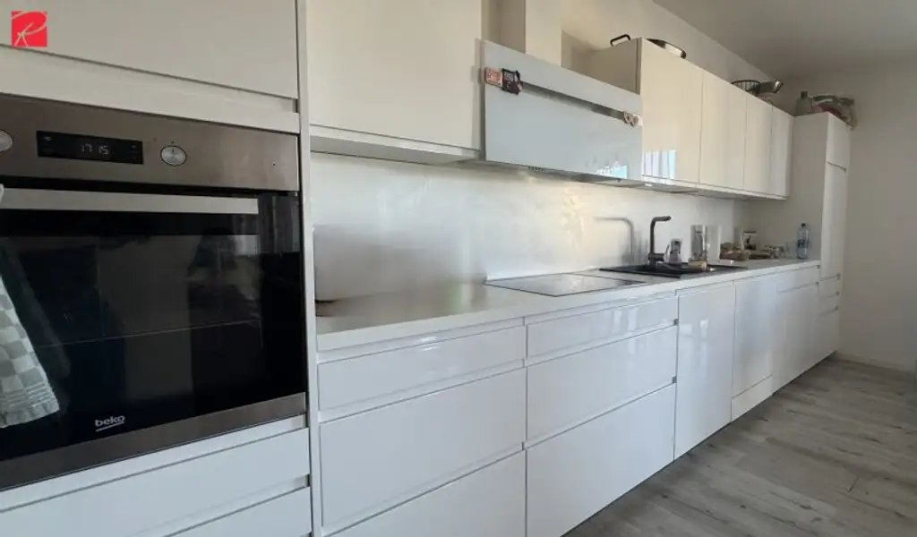 Moderne 3-Zimmerwohnung mit Ballkon und Stellplatz