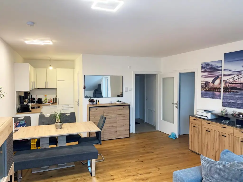 Sonnige Dachgeschosswohnung inkl. Einbauküche und Loggia - Top A10
