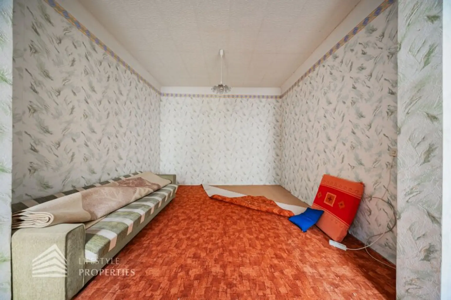 Sanierungsbedürftige Altbauwohnung, Nähe Meiselmarkt