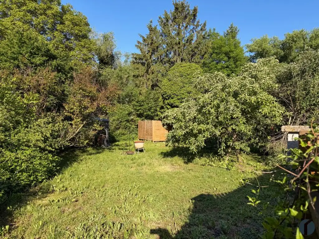 Attraktiver Baugrund im Zentrum mit Gartenhaus