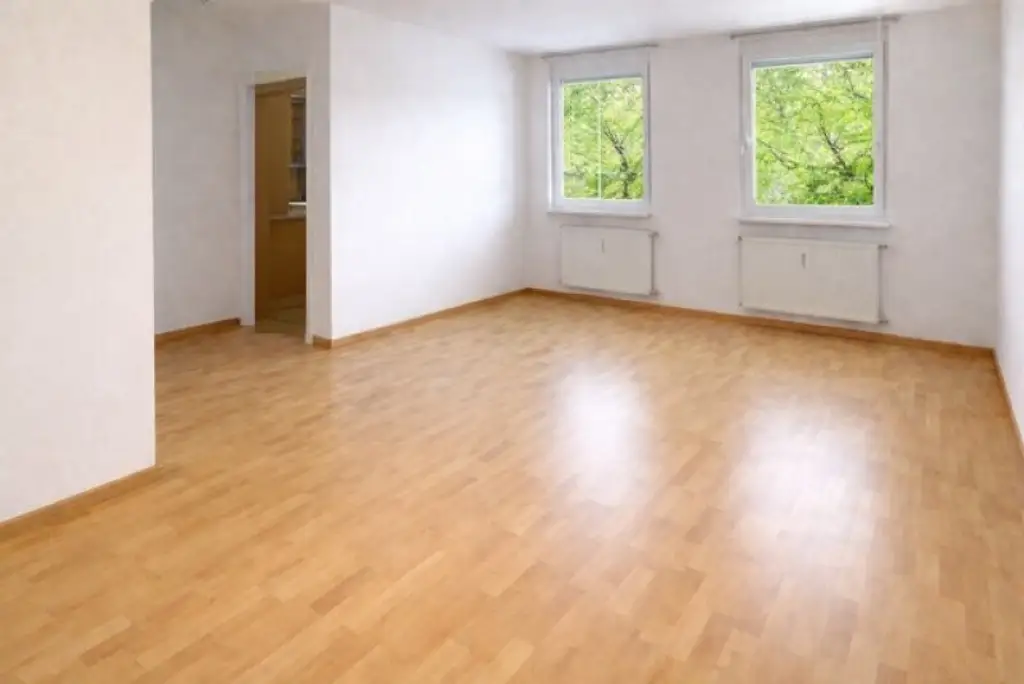 Grünblick. Südseitige 4 Zimmer-Wohnung plus Wintergarten nahe Wörthersee. Keller. Garage. WG-Eignung. Vermietet bis 03/2027.