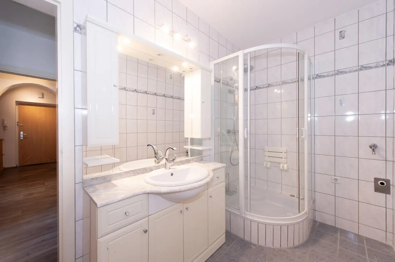 Einfach sensationell! Eigentumswohnung mit 2 Loggien & Tiefgarage im Wert von € 25.000.- inklusive!