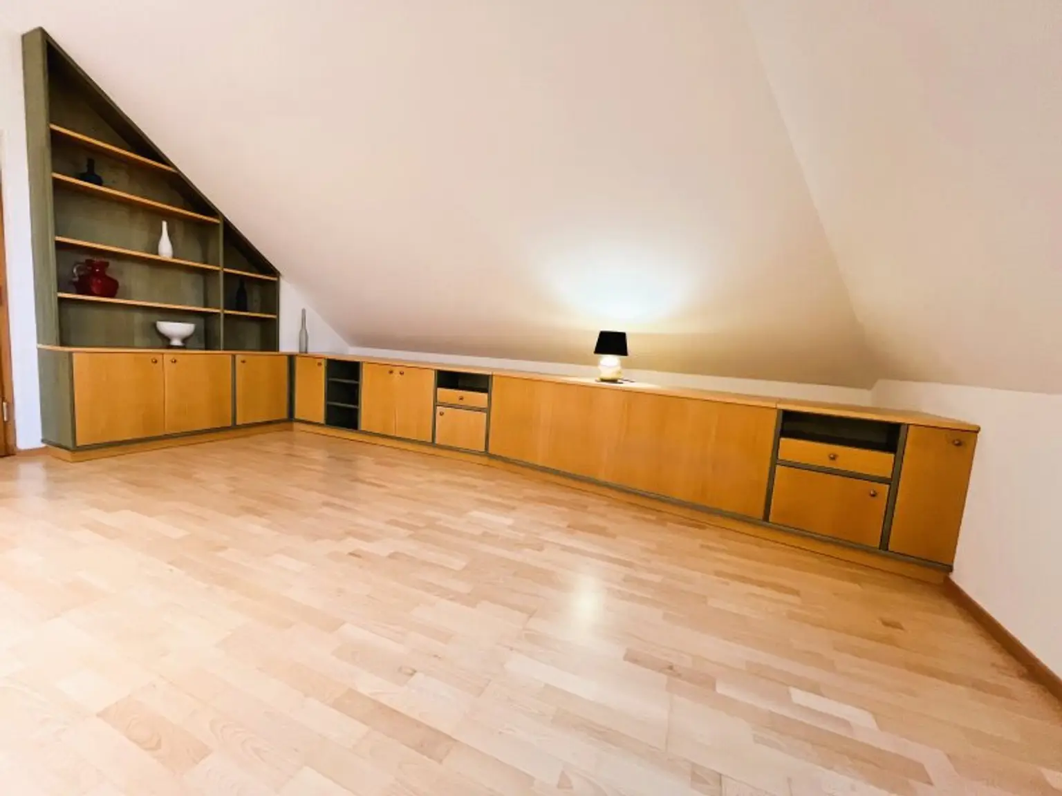 Zimmer 1 mit ca. 30m²