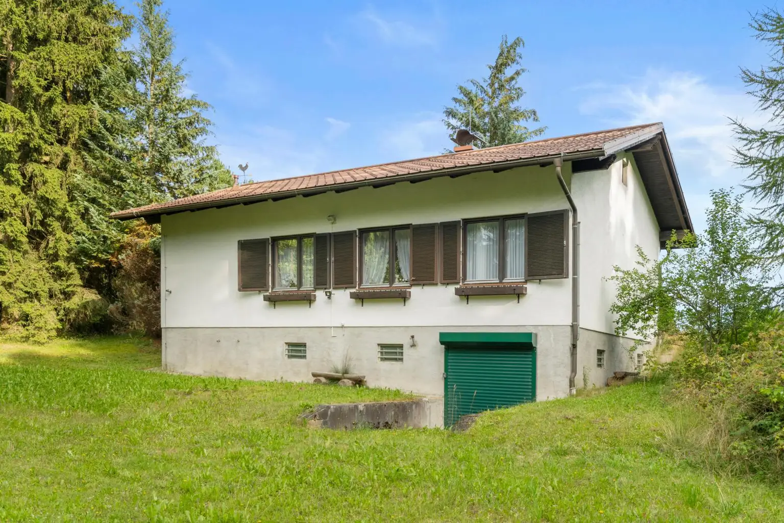 Alleinlage trifft Lebensqualität: Gemütliches Haus mit großem Grundstück inmitten der Natur