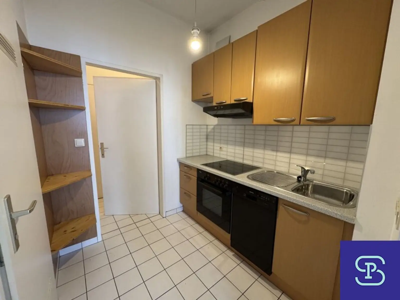 Provisionsfrei: Unbefristeter 45m² Altbau mit 2 Zimmern und Einbauküche - U1-Nähe!