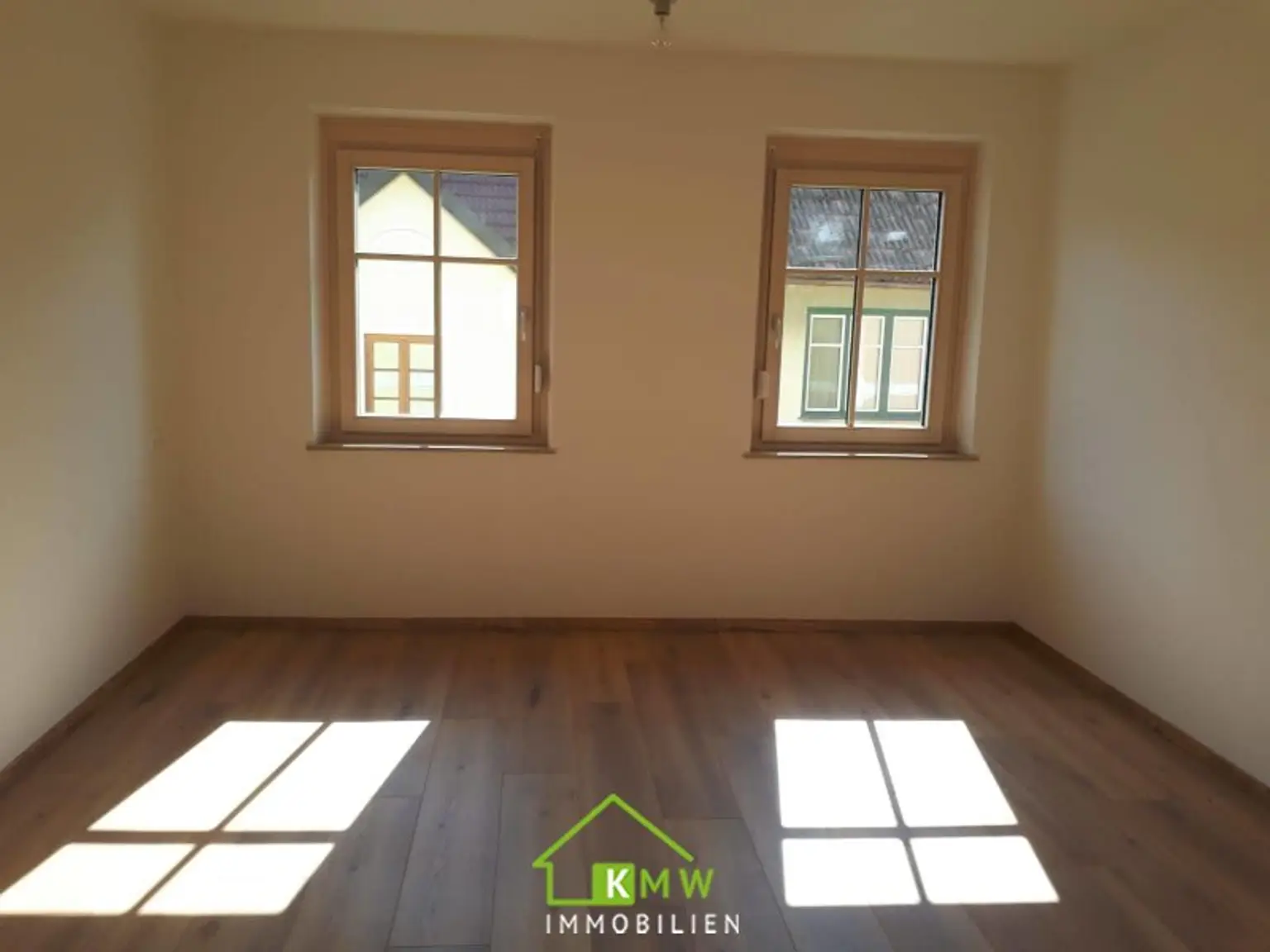 TOP-5-Zimmer-Wohnung in zentraler Ruhelage