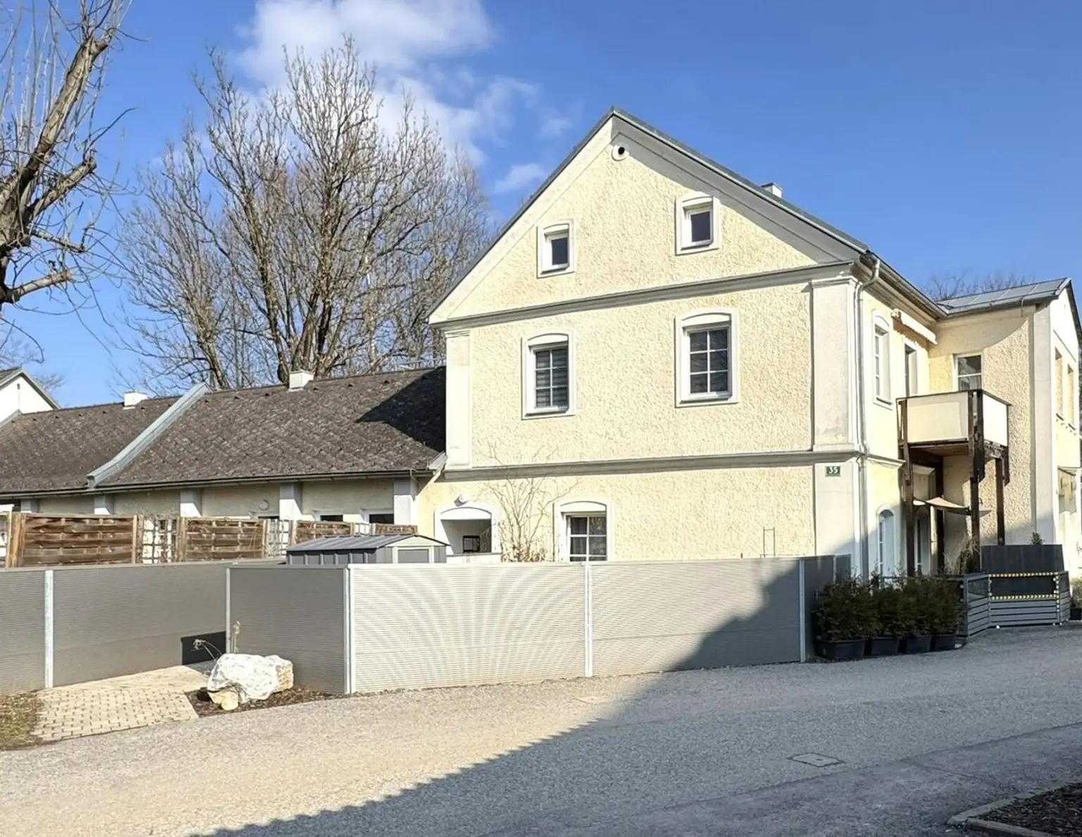 PROVISIONSFREI - Dachgeschosswohnung mit Weitblick