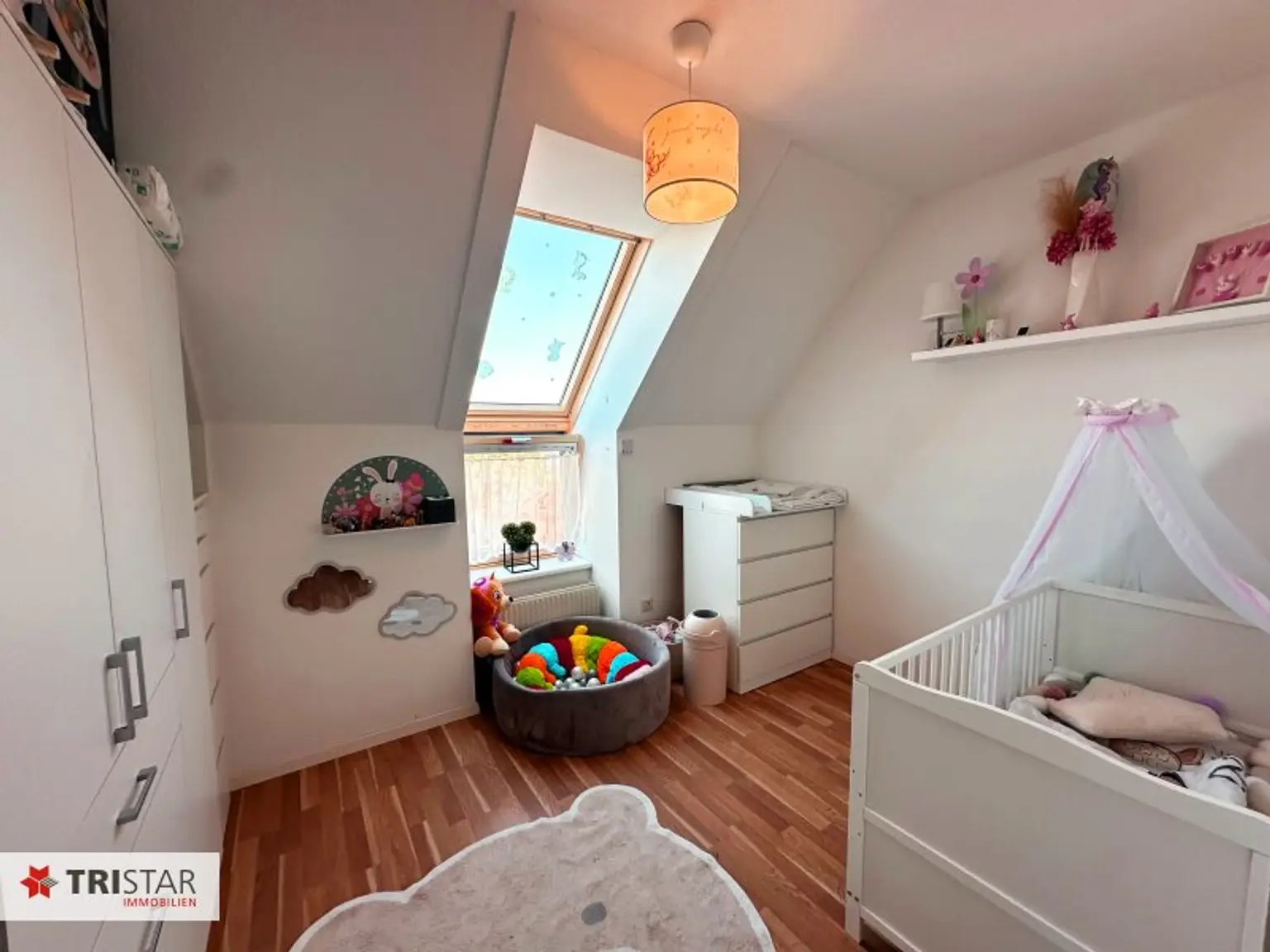 NEU I Charmante 3 Zimmer Wohnung mit 2 Balkonen in Top Lage von Himberg