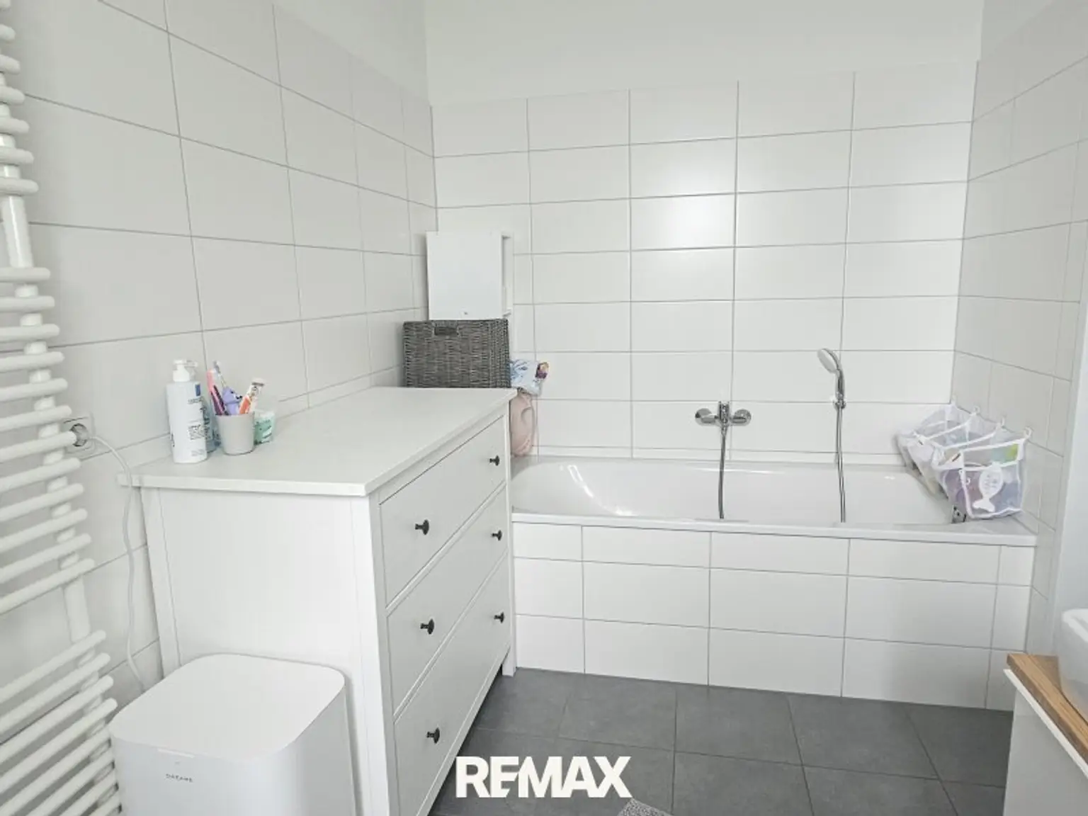 Bad mit Wanne