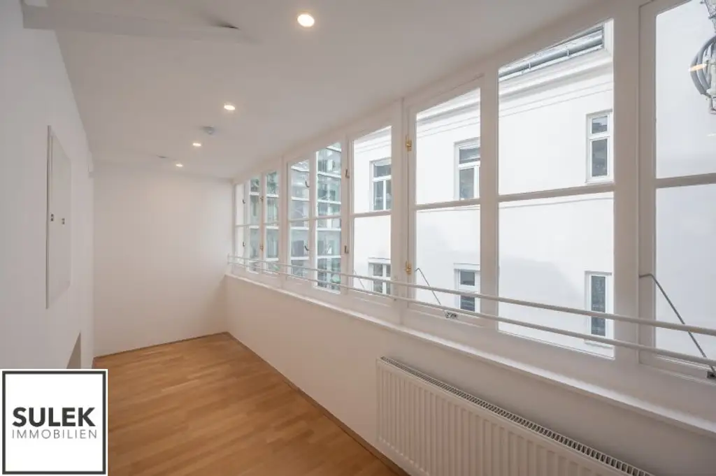 VIDEO-TOUR: traumhafte 3 Zimmer DG-Wohnung mit großem Wohnsalon in Bestlage * mit Blick zum Stephansdom *