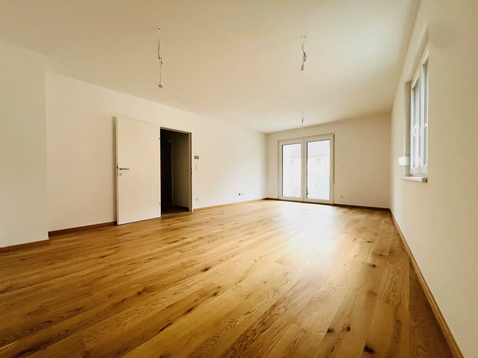 F | ++ TRAUMHAFTE DREI Zimmer WOHNUNG mit BALKON und KÜCHE ++ | Prima Service Immobilien