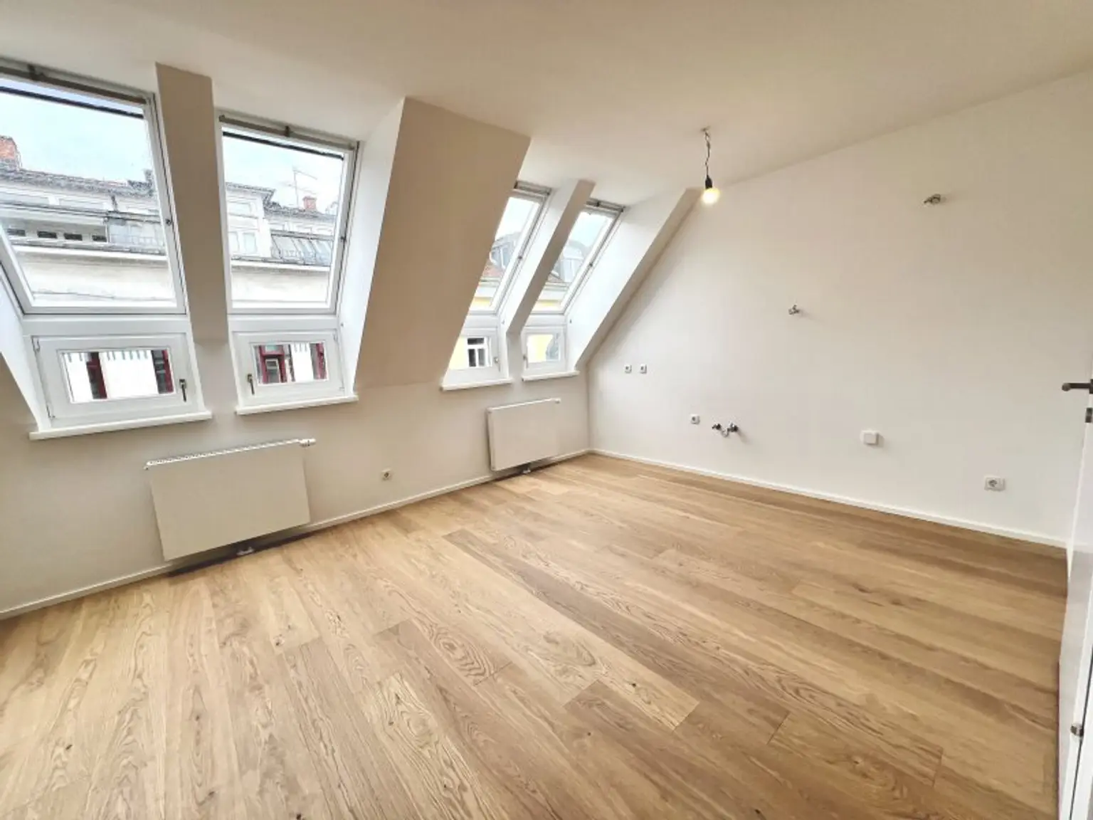 Schöne Dachgeschoss-Maisonette mit 83m², 3 Zimmern & Terrasse in 1180 zu kaufen!!