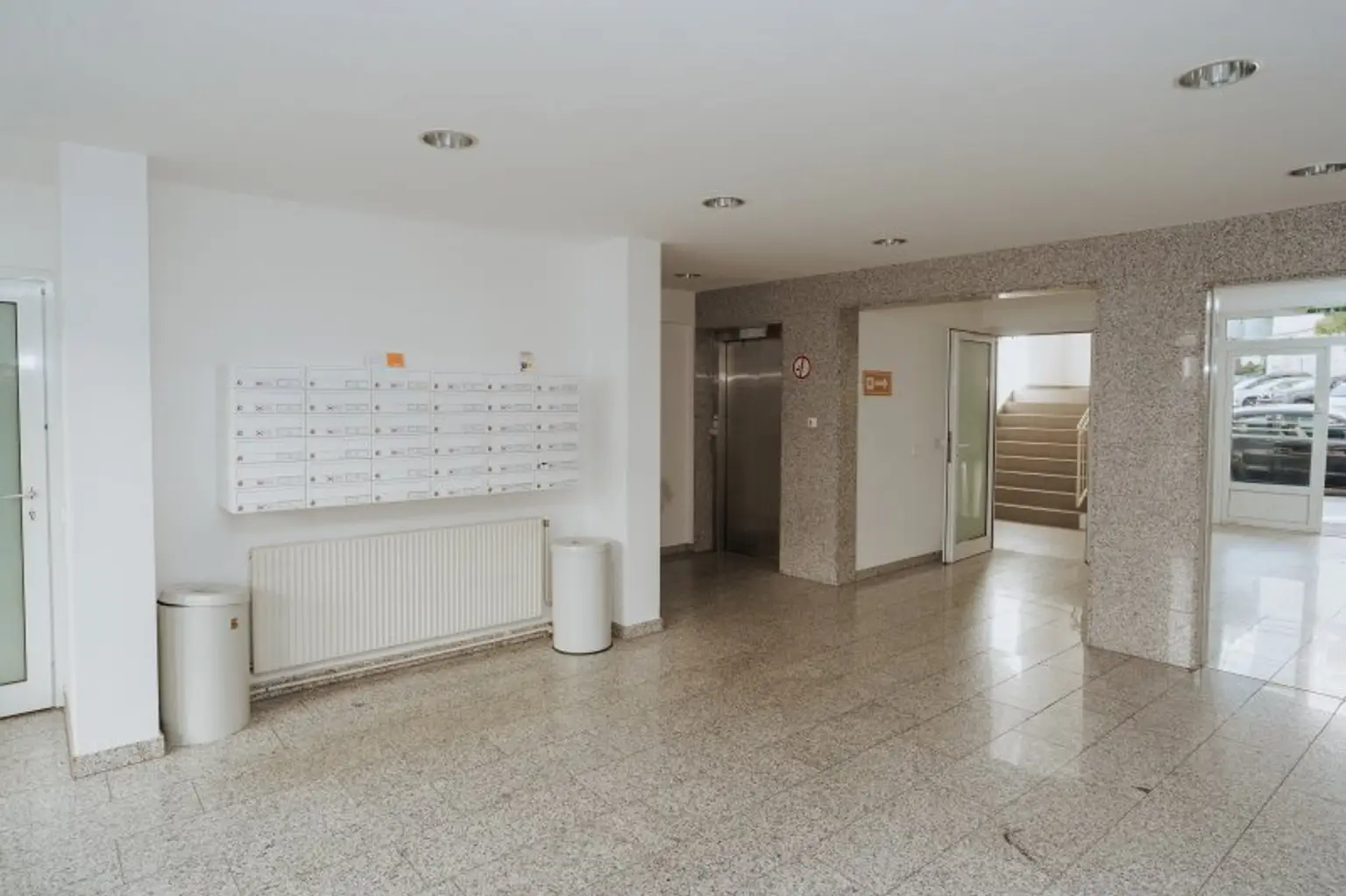 Schöne klimatisierte 3 Zimmer Maisonettewohnung im Dachgeschoß