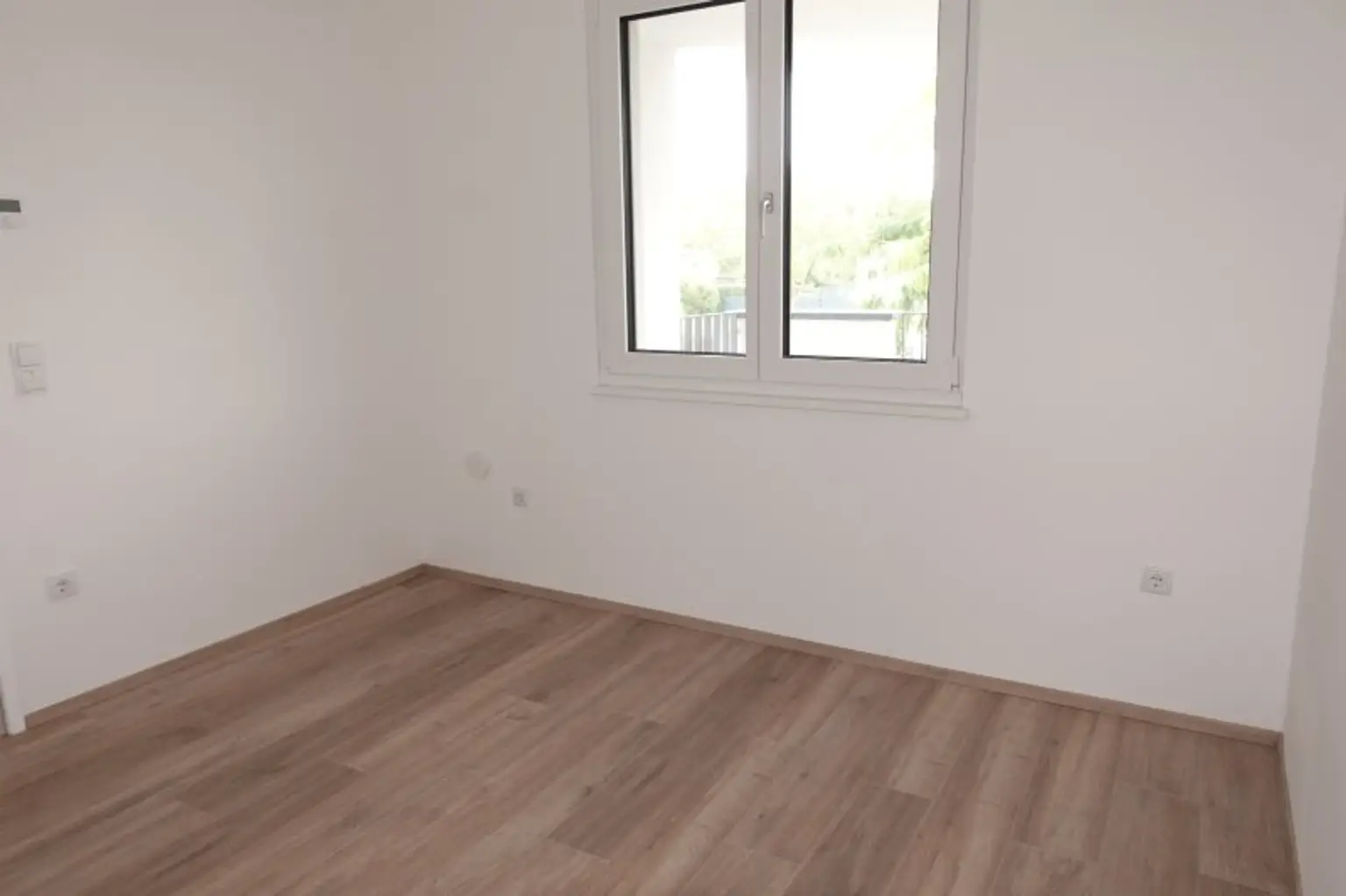 ZWEITBEZUG 2 Zimmer BALKON-Neubauwohnung