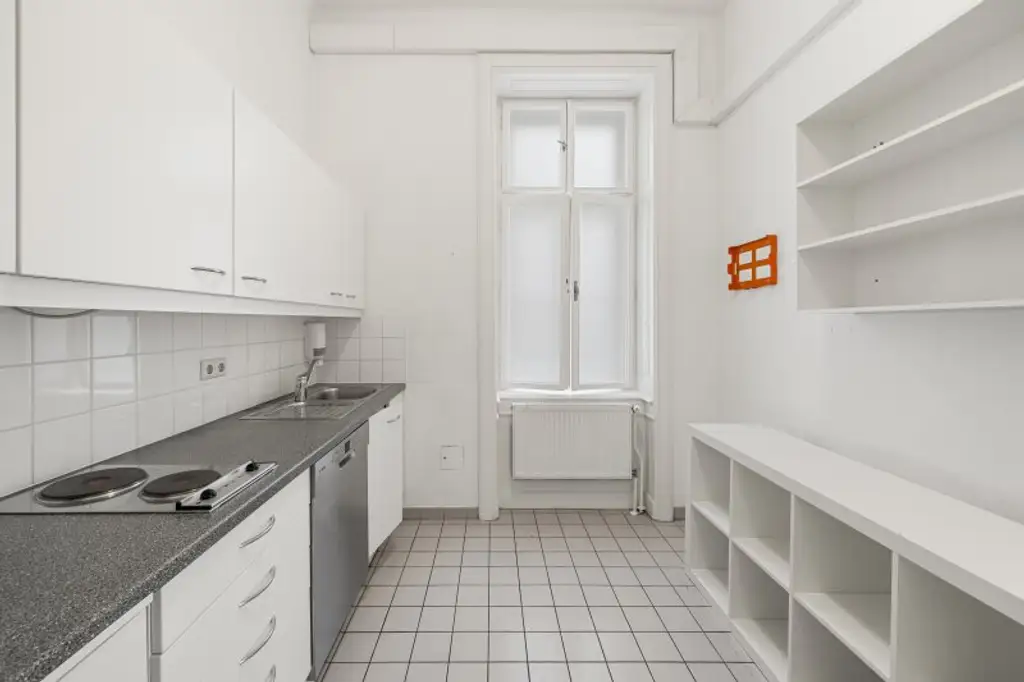 Modernes Büro im Stilaltbau direkt beim Schwarzenbergplatz/Karlsplatz ZU VERMIETEN