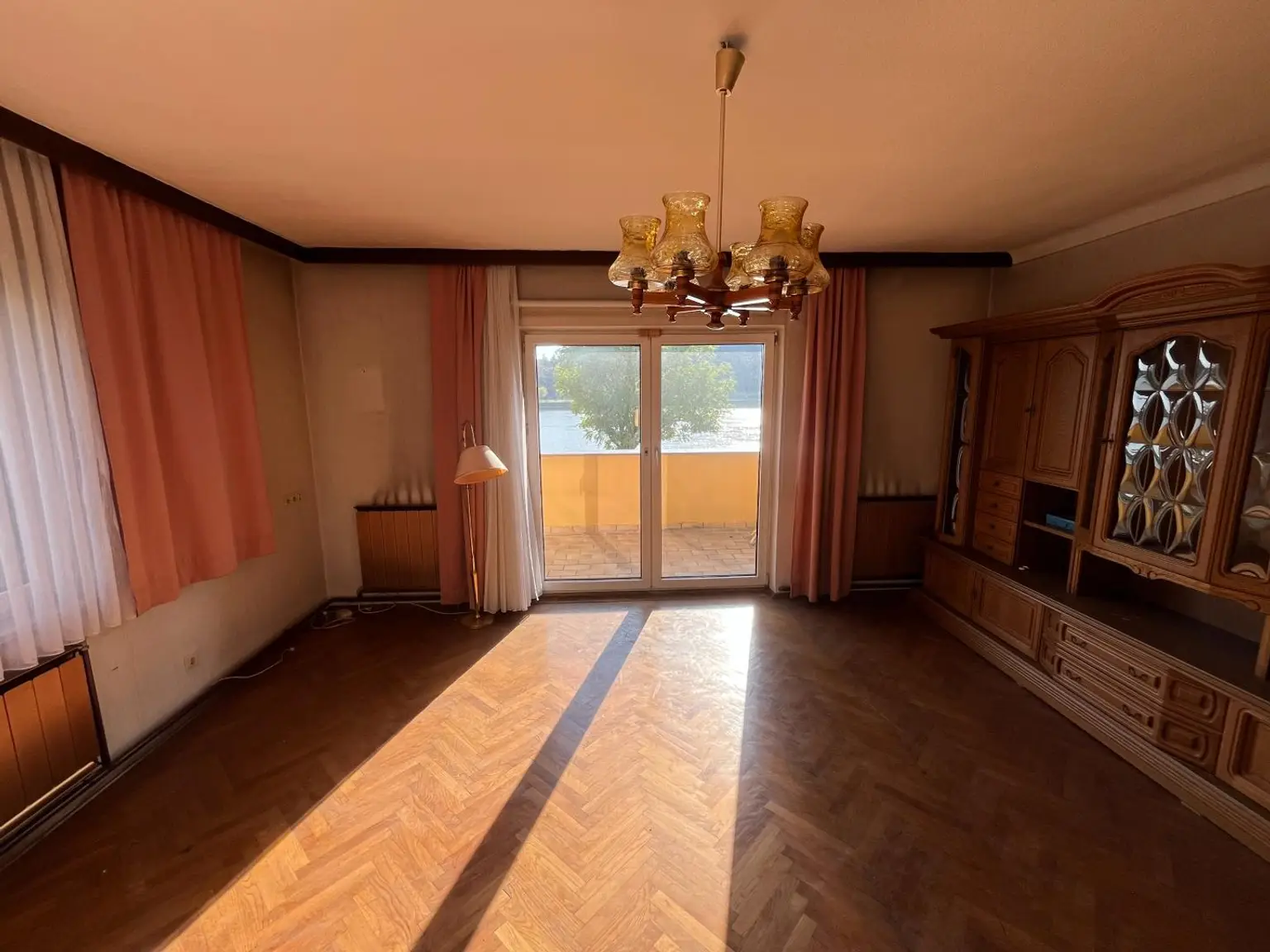 Bieterverfahren - Jetzt anmelden! Idyllisches Haus mit 2 Wohneinheiten in einzigartiger Lage an der Donau Persenbeug Zentrum