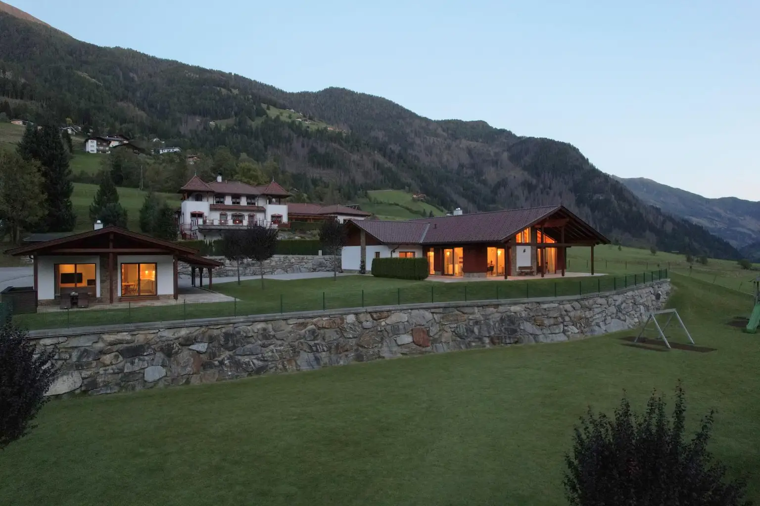 Exklusives Luxus-Anwesen im Landhausstil