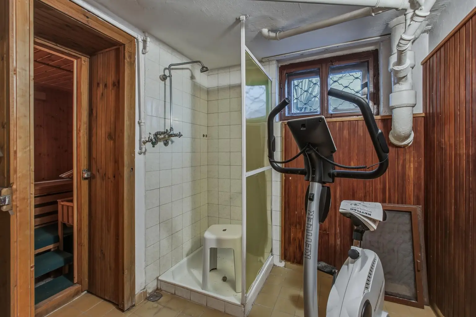 Keller Zugang Sauna