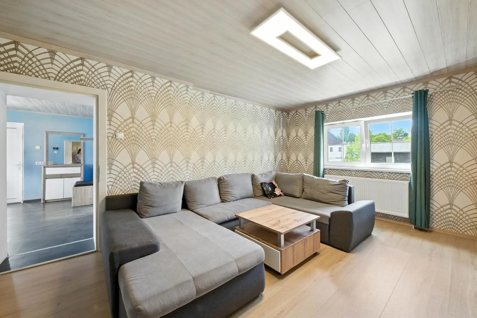 Modernisiertes Einfamilienhaus mit großzügigem Grundstück und Ausbaupotenzial