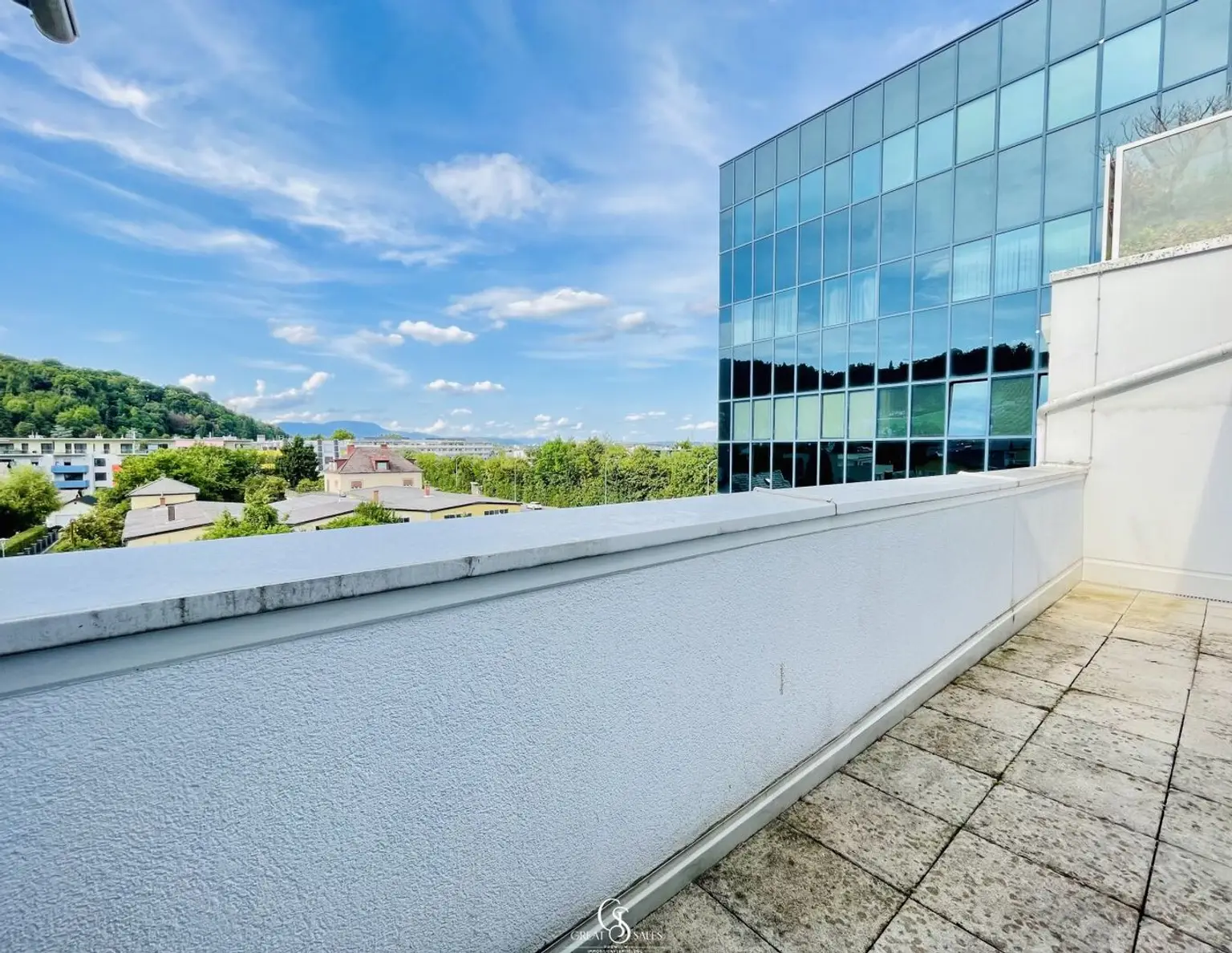 Penthouse mit 2 Dachterrassen & Tiefgarage - sonnig, ruhig & bestens ausgestattet!