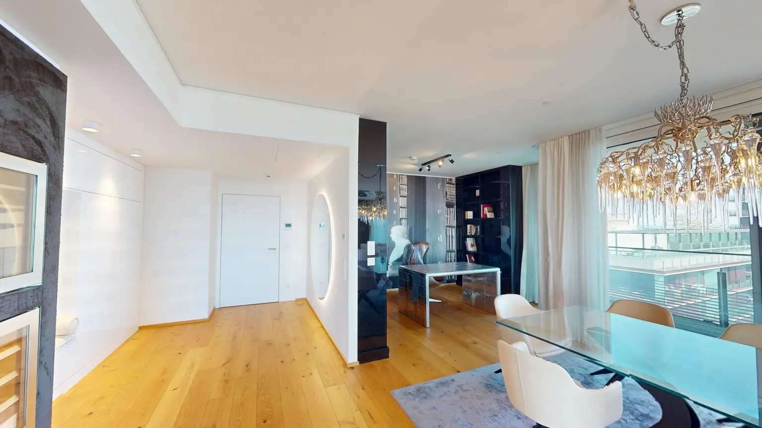 Traumhafte Wohnung im TrIIIple I 32ter Stock I Garage