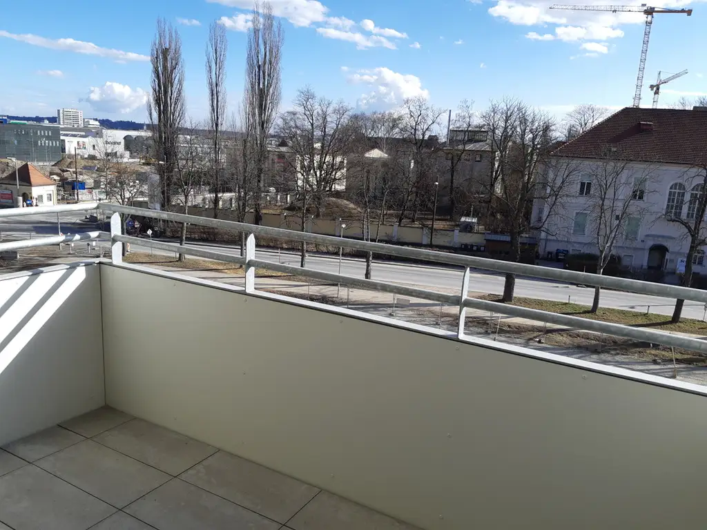 EXKLUSIVE  4-ZIMMERWOHNUNG MIT GROSSER SÜDWEST TERRASSE IM NEUEN REININGHAUSAREAL