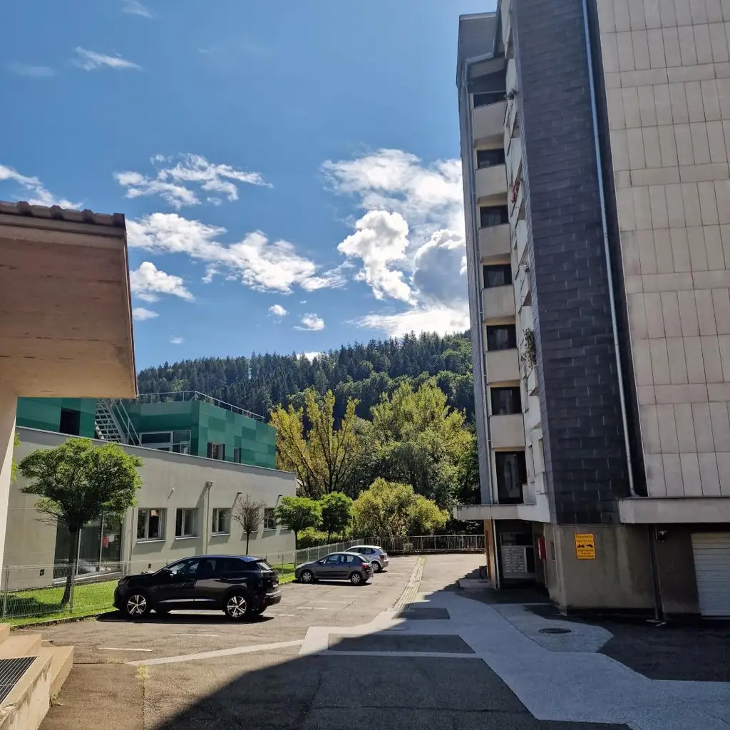 Ruhige und sonnige 4-Zimmer-Wohnung in zentraler Lage!