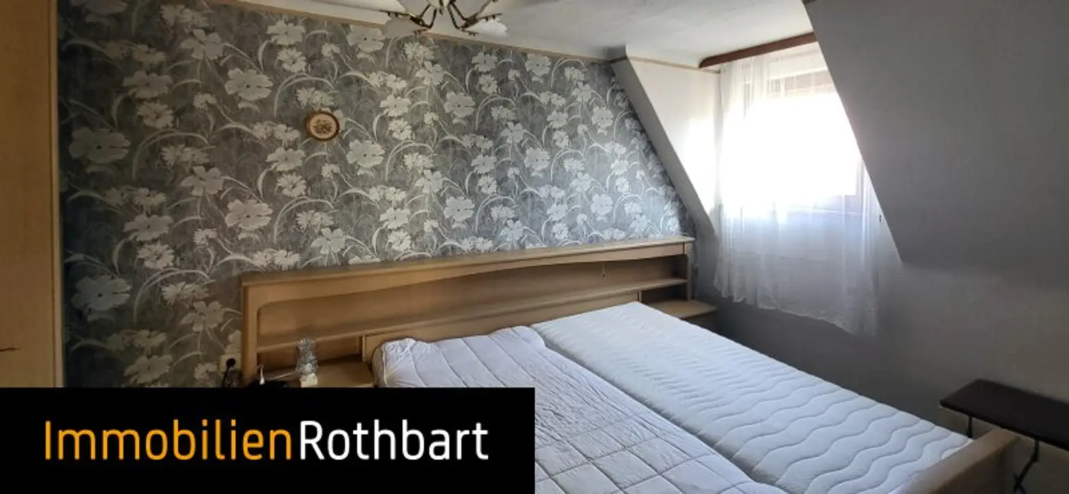 Eckreihenhaus mit Grund und kleinem Vorgarten in ruhiger Wohngegend!