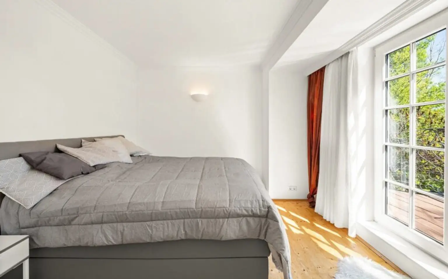 Wunderschöne Villa mit Pool und weitläufigem Grundstück, Nähe Pressbaum