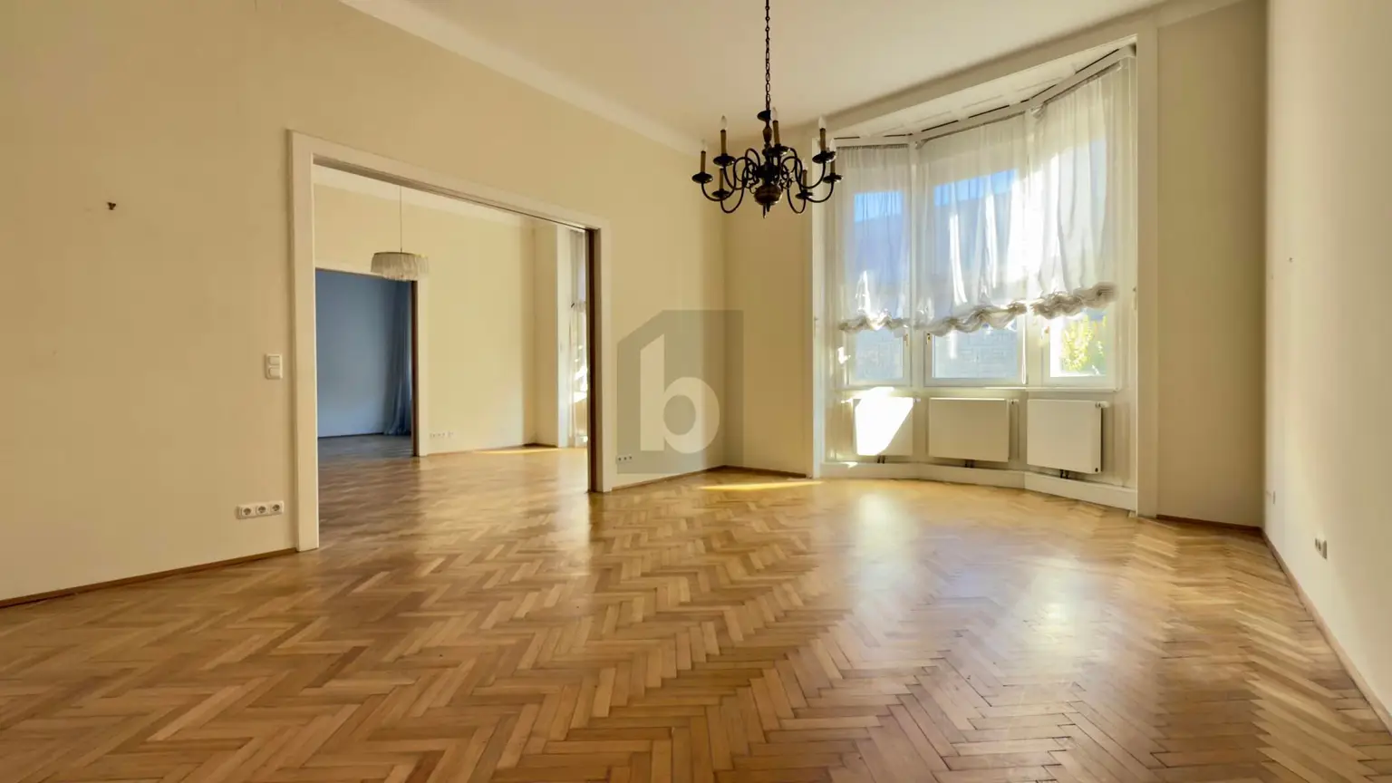 CHARMANTER GERÄUMIGER ALTBAU - TOP GEPFLEGT MIT KLIMAANLAGE