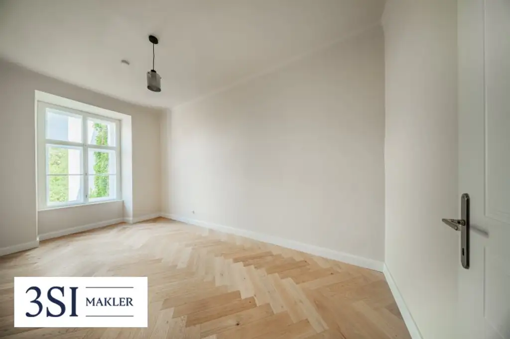 Wohnen beim Schloss Belvedere: Klimatisierter Erstbezug im Stilaltbau mit 2 Balkonen!