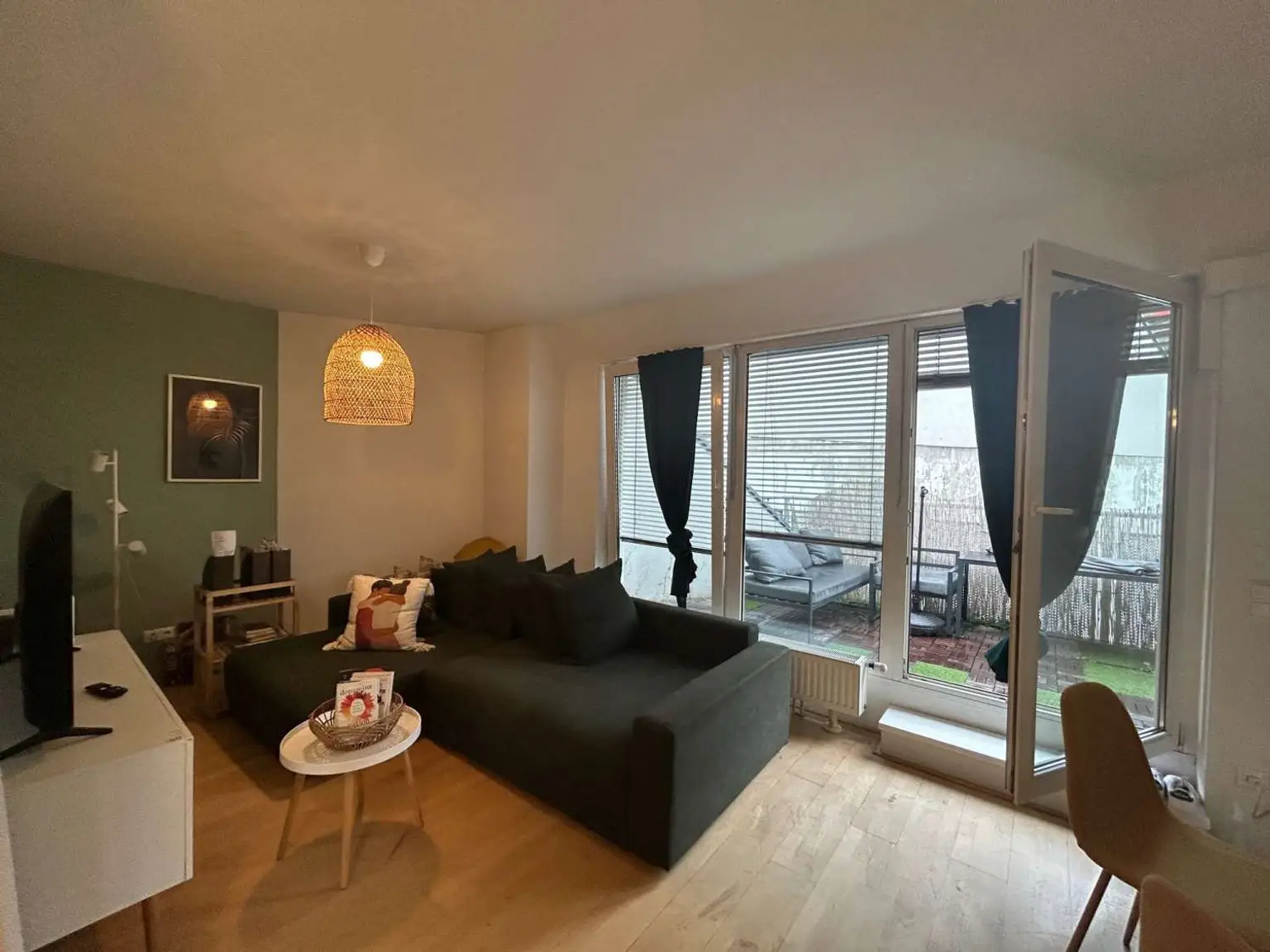 Geräumige 2-Zimmer-Wohnung im Dachgeschoss mit hofseitiger Terrasse