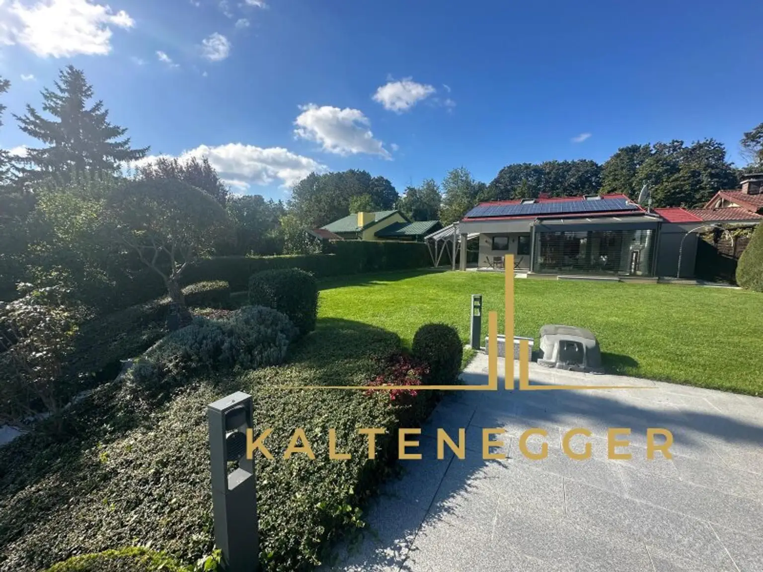 Architektentraum direkt am See