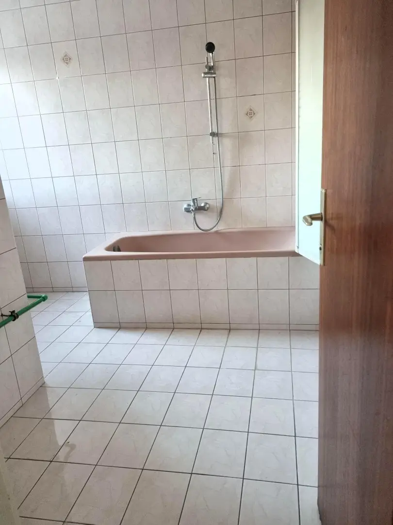 Badezimmer mit Wanne