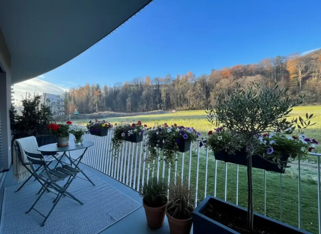 Traumwohnung mit Blick ins Grüne: 2-Zimmerwohnung mit Balkon im Paradies - Tennisparadies