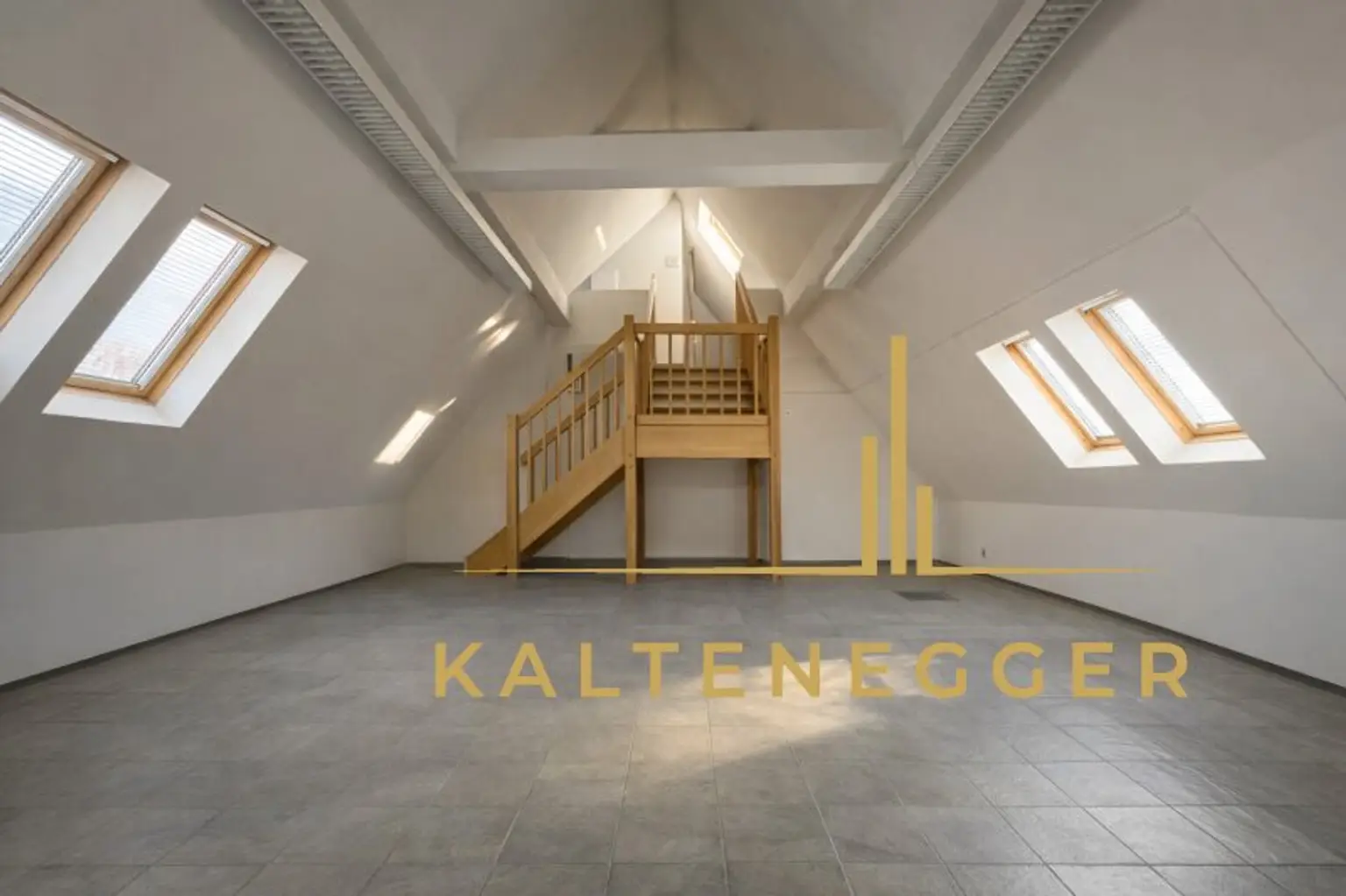 Herrschaftliche Cottage Villa in prominentester Lage mit hohem Entwicklungspotenzial