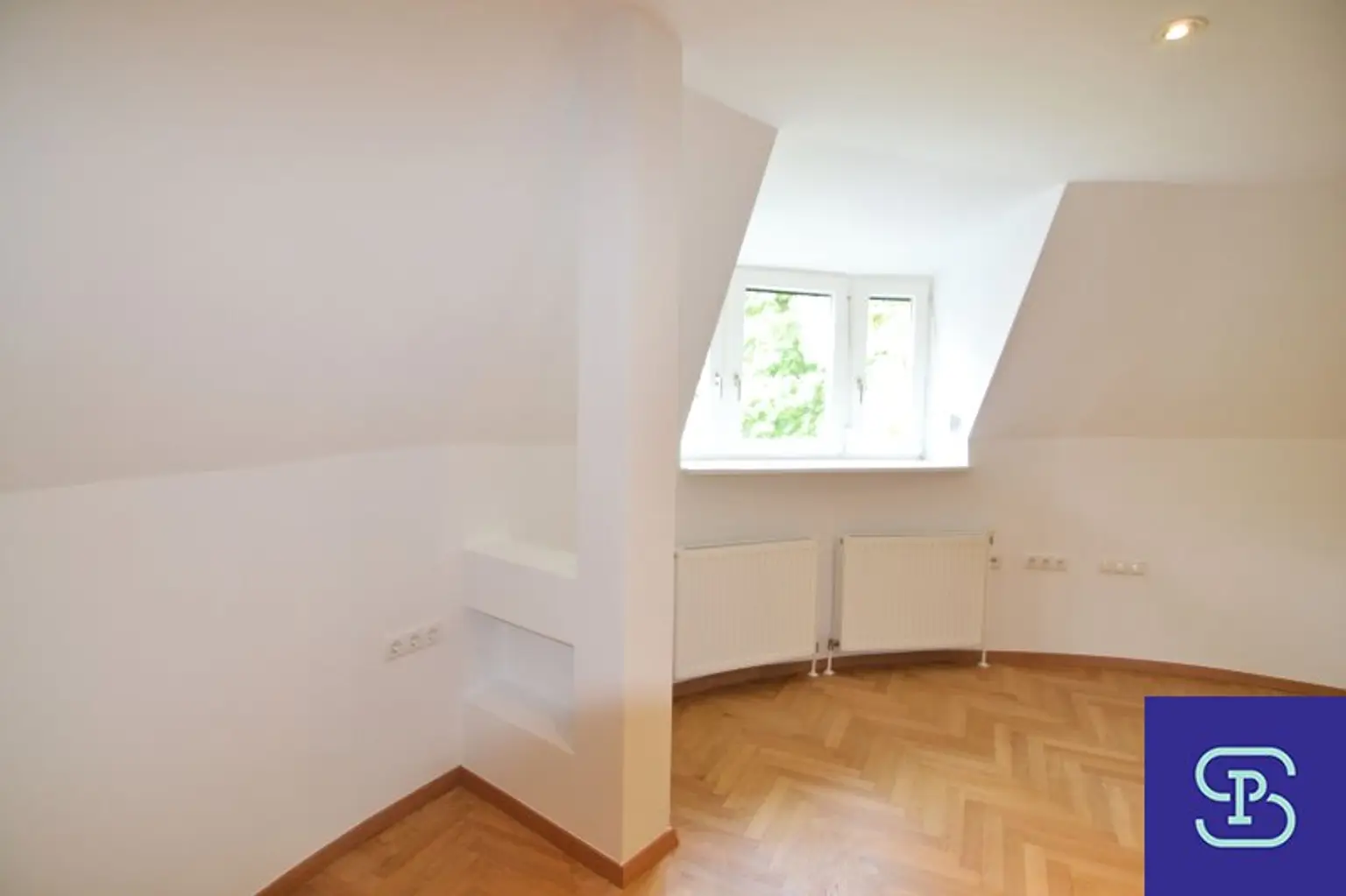 Sanierte 109m² DG-Wohnung mit Galerie Nahe Lainzer Tiergarten - 1130 Wien