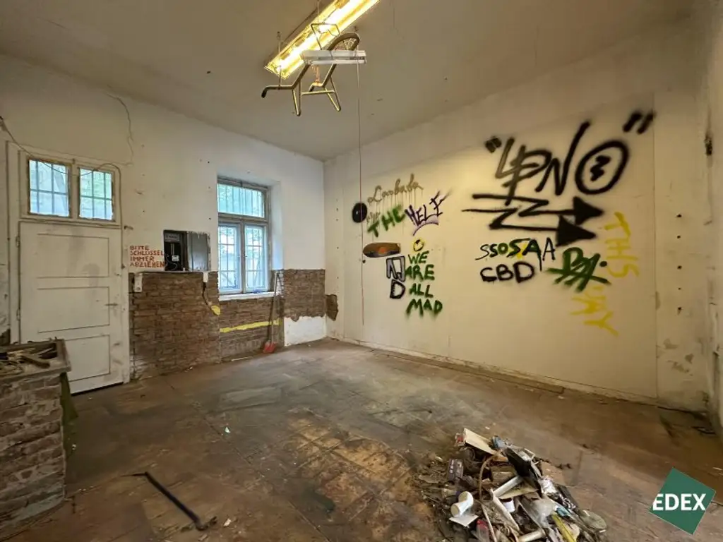 Wohnung mit Potential: Sanierungsbedürftige 3-Zimmer Wohnung in zentraler Lage